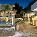 Pefkos View Suites & Maisonette