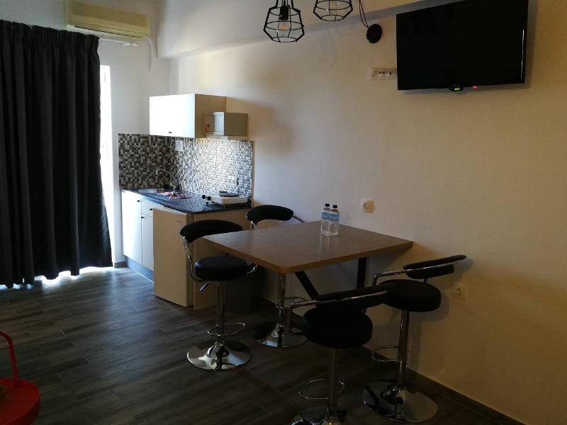 Lägenhetshotell Pefkos View & Maisonette 3*